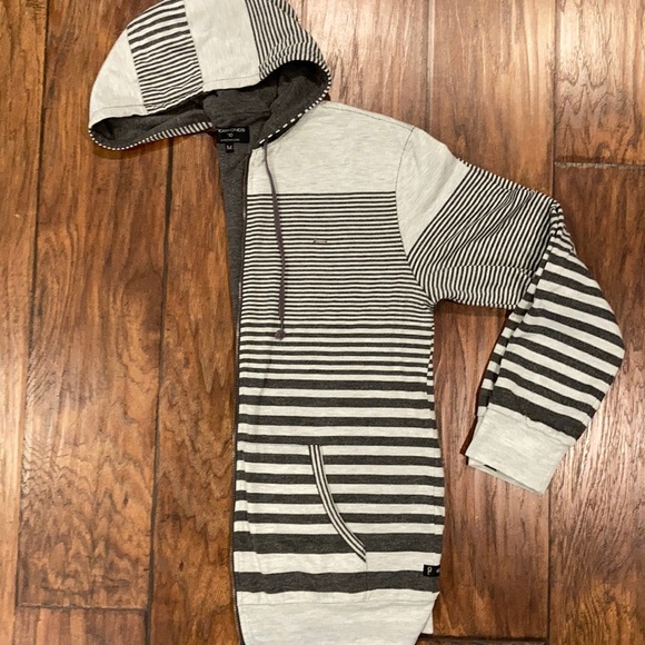 7 DIAMONDS striped zip up hoodie Size M EUC - Picture 11 of 14